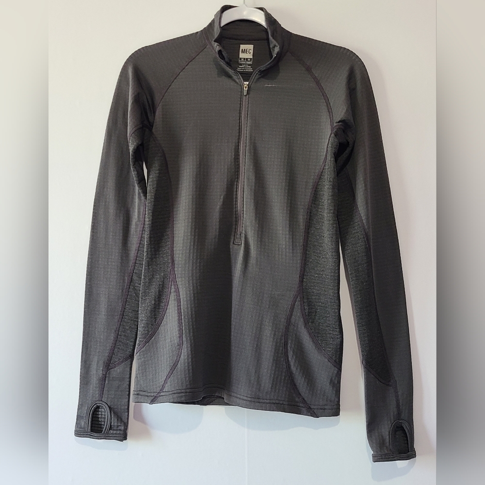 MEC slim fit gray T3 polartec base layer long sleeve Shirt, Sz M (PTP 17")